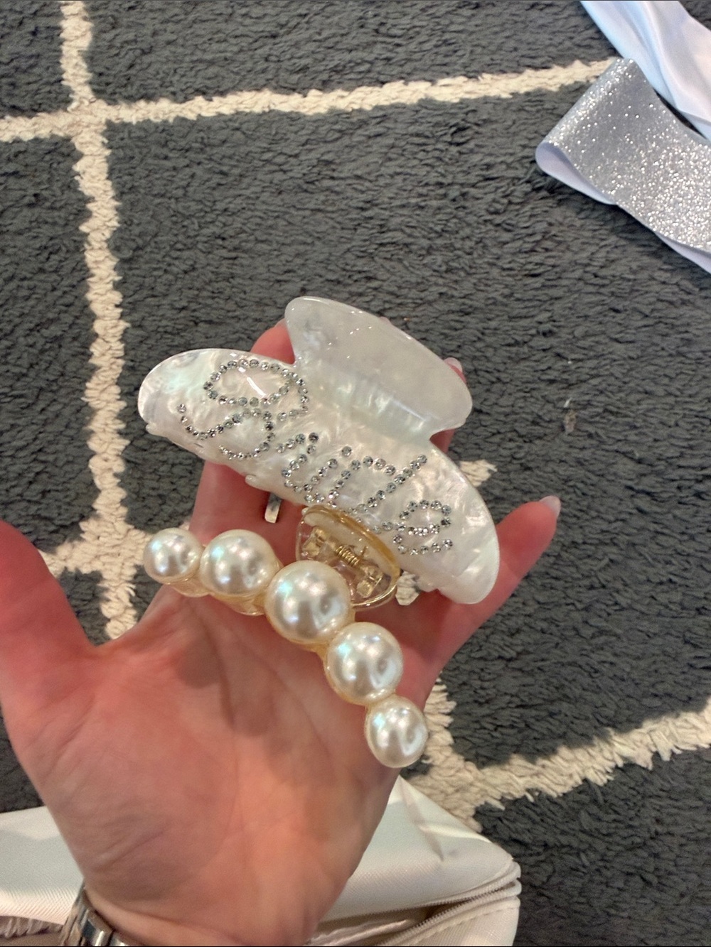 Bride Accessory Set - Picture 5 of 9